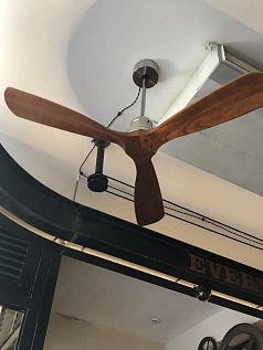 Потолочные вентиляторы Lantau в ресторане «Мастер и Маргарита».